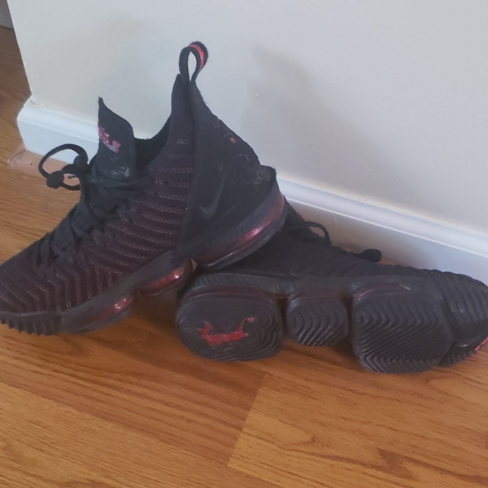 Men's Lebron Fresh Breads